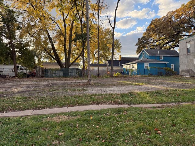 1018 E 12th Street, Des Moines, IA 50316