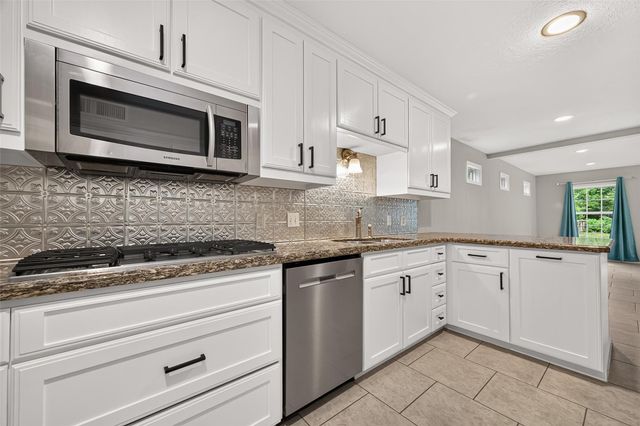 11111 Meadow Rue Street, The Woodlands, TX 77380