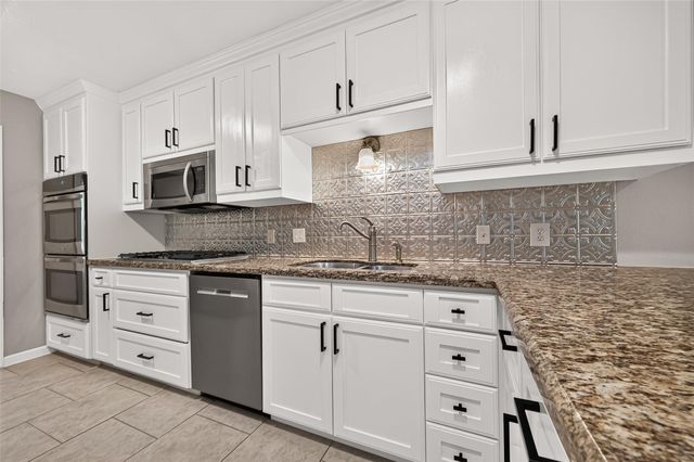 11111 Meadow Rue Street, The Woodlands, TX 77380