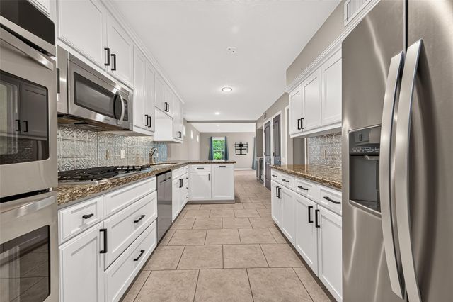 11111 Meadow Rue Street, The Woodlands, TX 77380