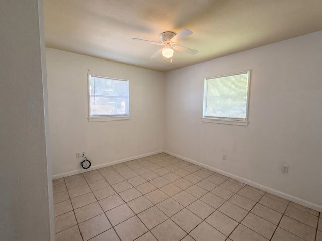 418 Fieldcrest Dr, Thibodaux, LA 70301