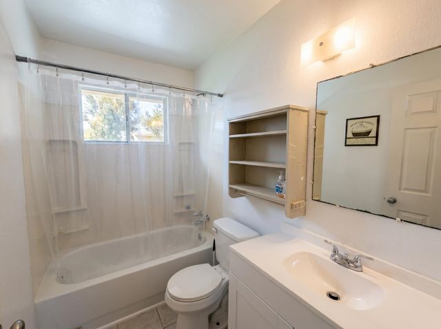 418 Fieldcrest Dr, Thibodaux, LA 70301