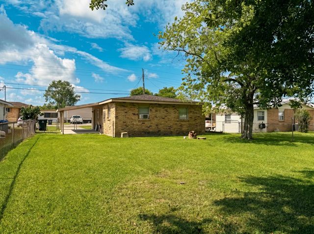 418 Fieldcrest Dr, Thibodaux, LA 70301