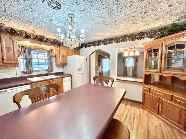 165 E Bourbon Road, Somerset, KY 42501