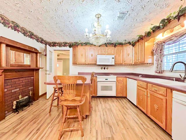 165 E Bourbon Road, Somerset, KY 42501
