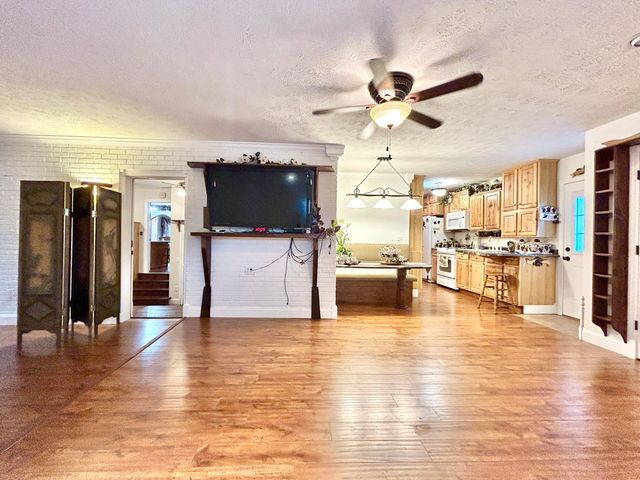 165 E Bourbon Road, Somerset, KY 42501