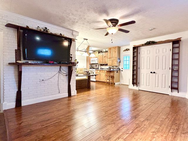 165 E Bourbon Road, Somerset, KY 42501