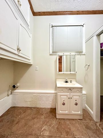 165 E Bourbon Road, Somerset, KY 42501