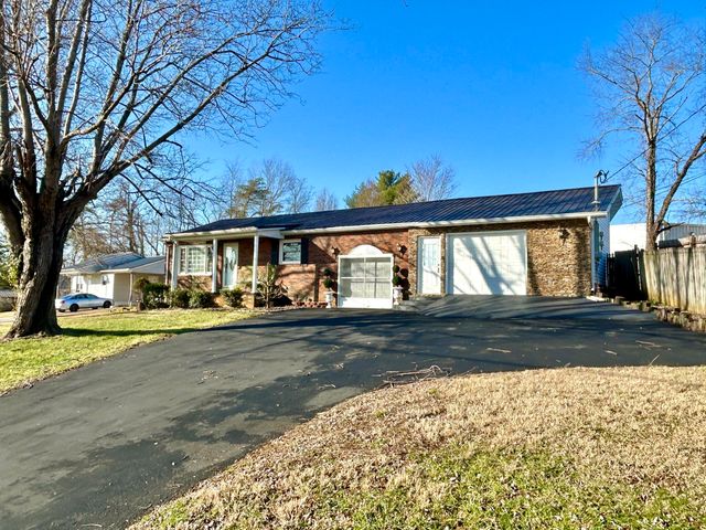 165 E Bourbon Road, Somerset, KY 42501