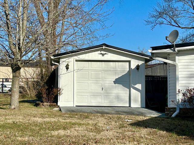 165 E Bourbon Road, Somerset, KY 42501