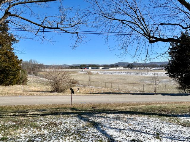 165 E Bourbon Road, Somerset, KY 42501