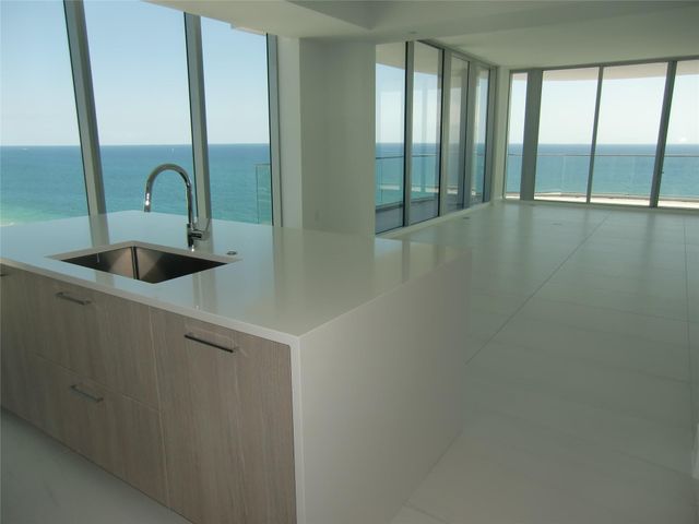 151 N Seabreeze Boulevared 2204-E, Fort Lauderdale, FL 33304