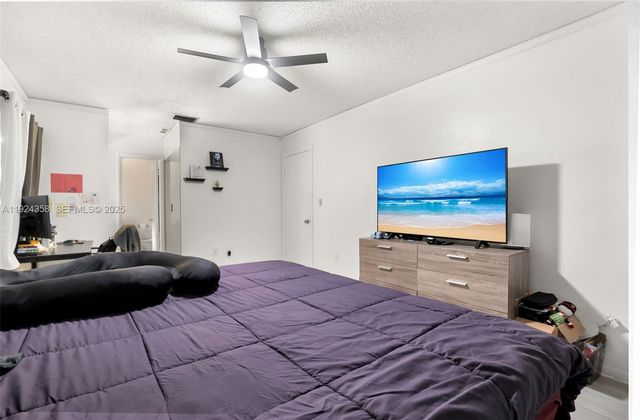 2682 N Nob Hill Rd, Sunrise, FL 33322