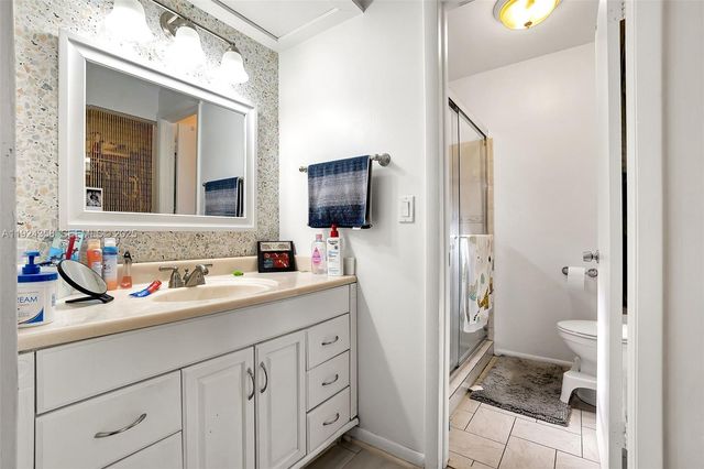 2682 N Nob Hill Rd, Sunrise, FL 33322