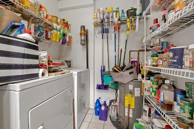 2682 N Nob Hill Rd, Sunrise, FL 33322