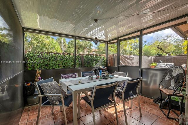 2682 N Nob Hill Rd, Sunrise, FL 33322