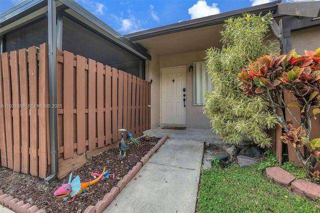 2682 N Nob Hill Rd, Sunrise, FL 33322