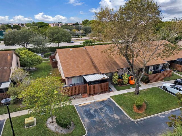 2682 N Nob Hill Rd, Sunrise, FL 33322