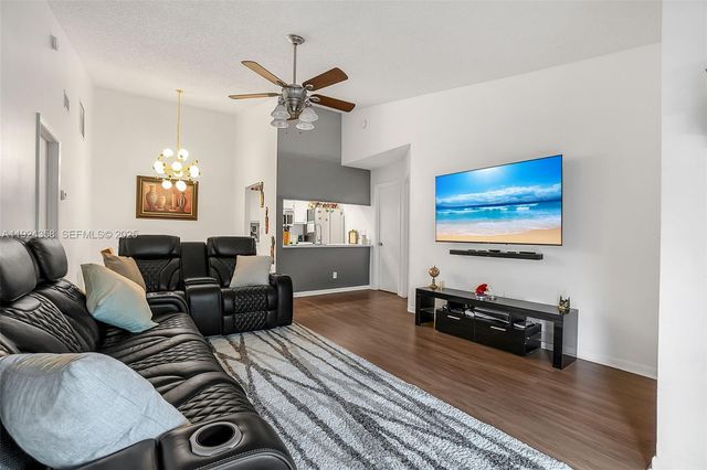 2682 N Nob Hill Rd, Sunrise, FL 33322