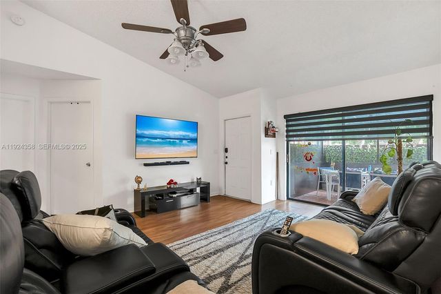 2682 N Nob Hill Rd, Sunrise, FL 33322