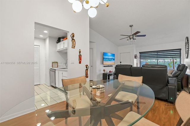 2682 N Nob Hill Rd, Sunrise, FL 33322