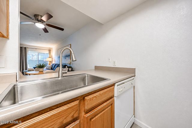 925 W PEORIA Avenue 7, Phoenix, AZ 85029