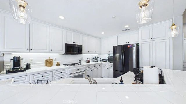 27036 Fairway, Valencia, CA 91381