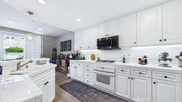 27036 Fairway, Valencia, CA 91381