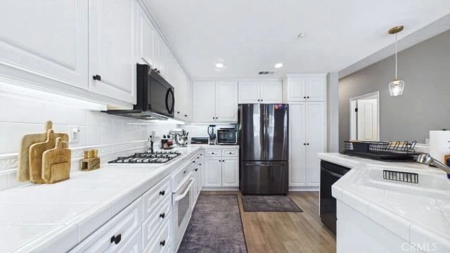 27036 Fairway, Valencia, CA 91381
