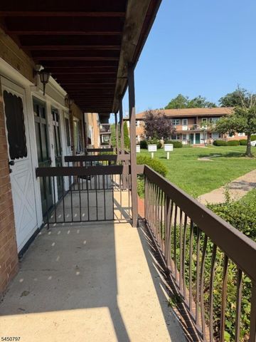 55 Gill Ln 25, Woodbridge Twp., NJ 08830