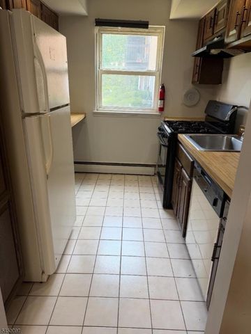 55 Gill Ln 25, Woodbridge Twp., NJ 08830