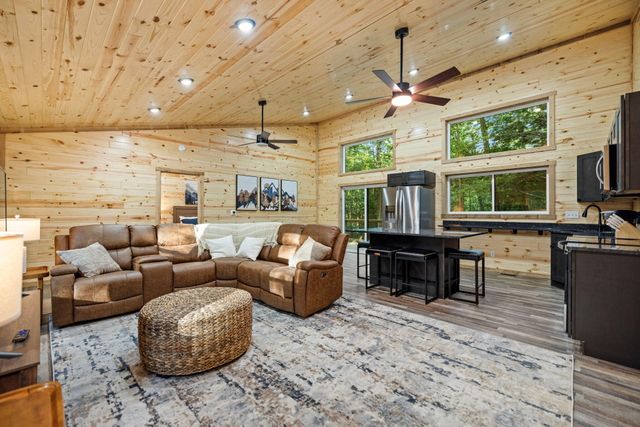 24 Joyful Springs, Beattyville, KY 41311