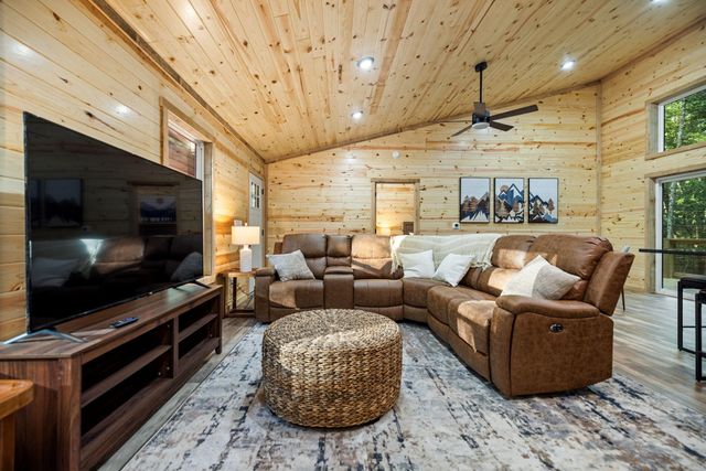 24 Joyful Springs, Beattyville, KY 41311