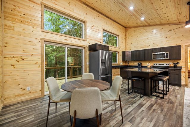 24 Joyful Springs, Beattyville, KY 41311