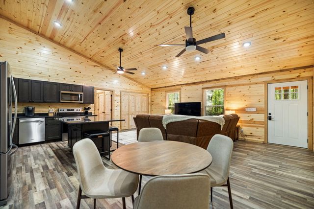 24 Joyful Springs, Beattyville, KY 41311