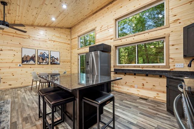 24 Joyful Springs, Beattyville, KY 41311