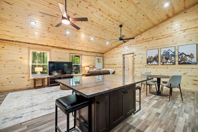 24 Joyful Springs, Beattyville, KY 41311