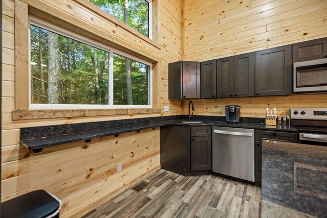 24 Joyful Springs, Beattyville, KY 41311
