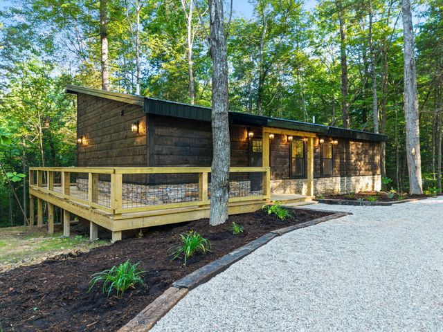 24 Joyful Springs, Beattyville, KY 41311