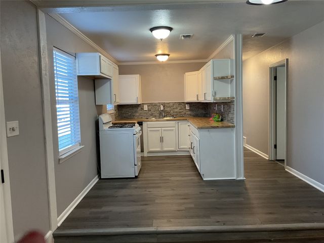 1405 W Ball Street, Weatherford, TX 76086