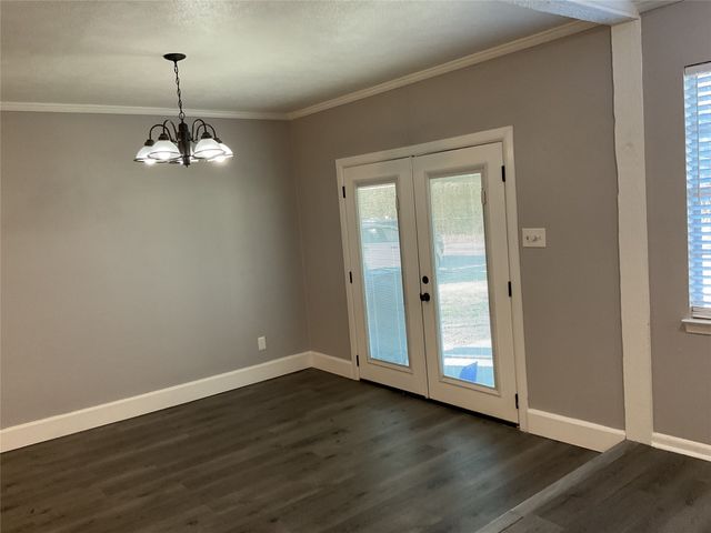 1405 W Ball Street, Weatherford, TX 76086