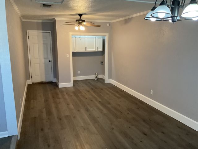 1405 W Ball Street, Weatherford, TX 76086