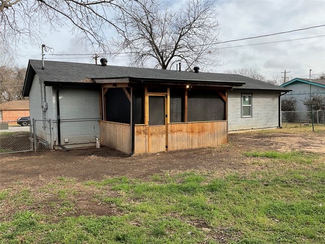 1405 W Ball Street, Weatherford, TX 76086