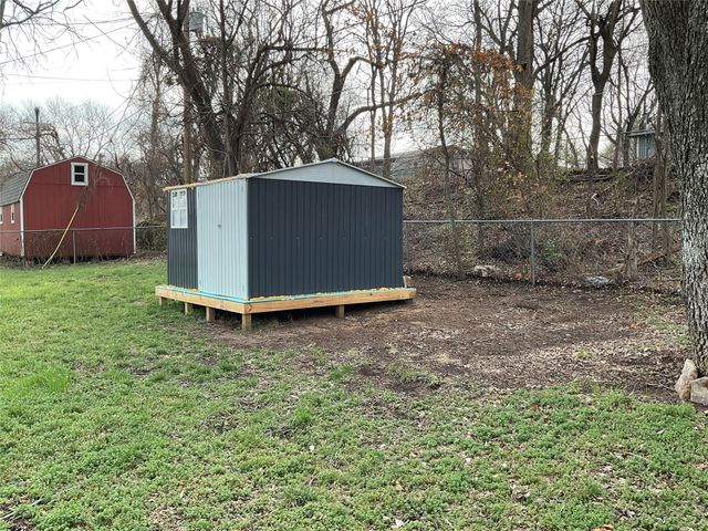 1405 W Ball Street, Weatherford, TX 76086