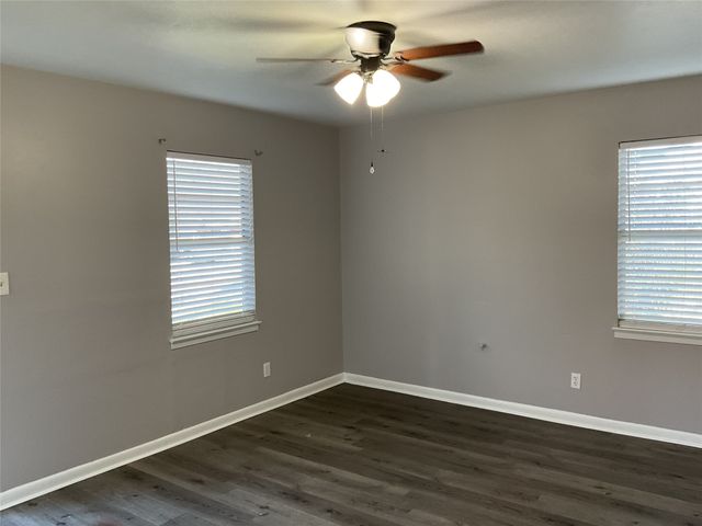 1405 W Ball Street, Weatherford, TX 76086