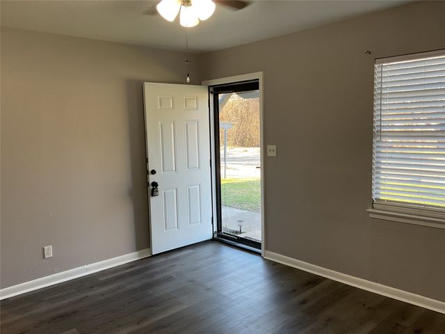 1405 W Ball Street, Weatherford, TX 76086