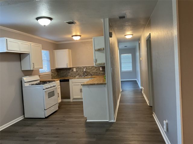 1405 W Ball Street, Weatherford, TX 76086