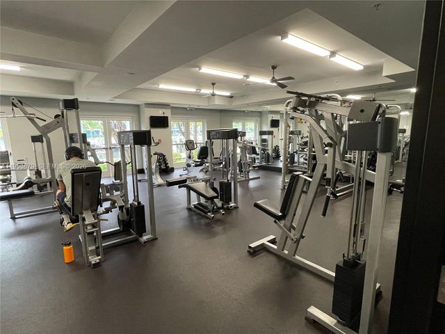 3001 NE 185th St 612, Aventura, FL 33180