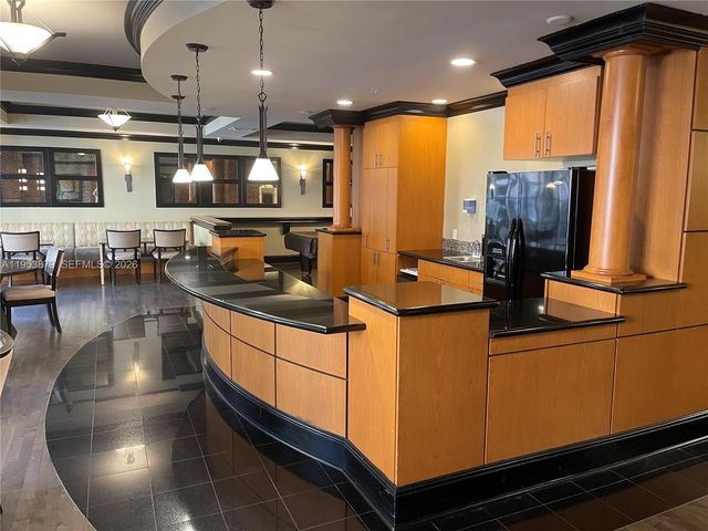 3001 NE 185th St 612, Aventura, FL 33180