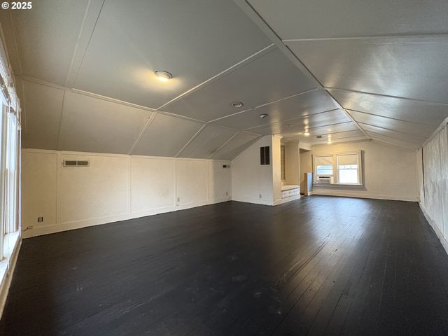 -1 W 7TH Ave, Eugene, OR 97402